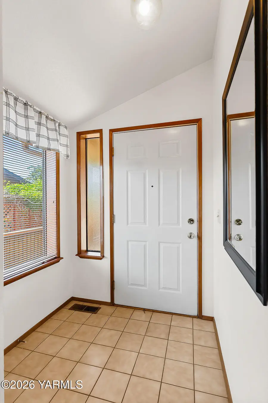 605 S 69th Ave #A & B, Yakima, WA 98908 - #3
