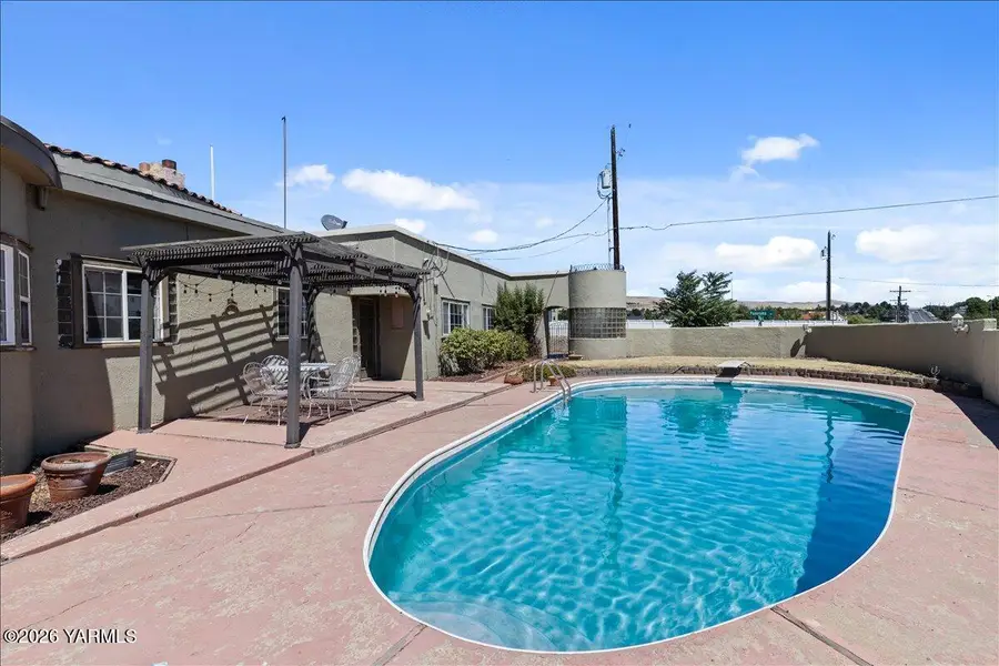 4503 Roza Hill Dr, Yakima, WA 98901 - #2