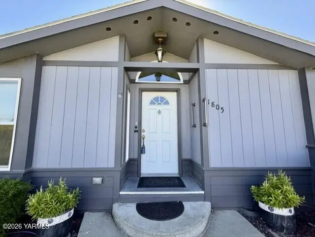 1805 S 69th Ave, Yakima, WA 98908 - #2