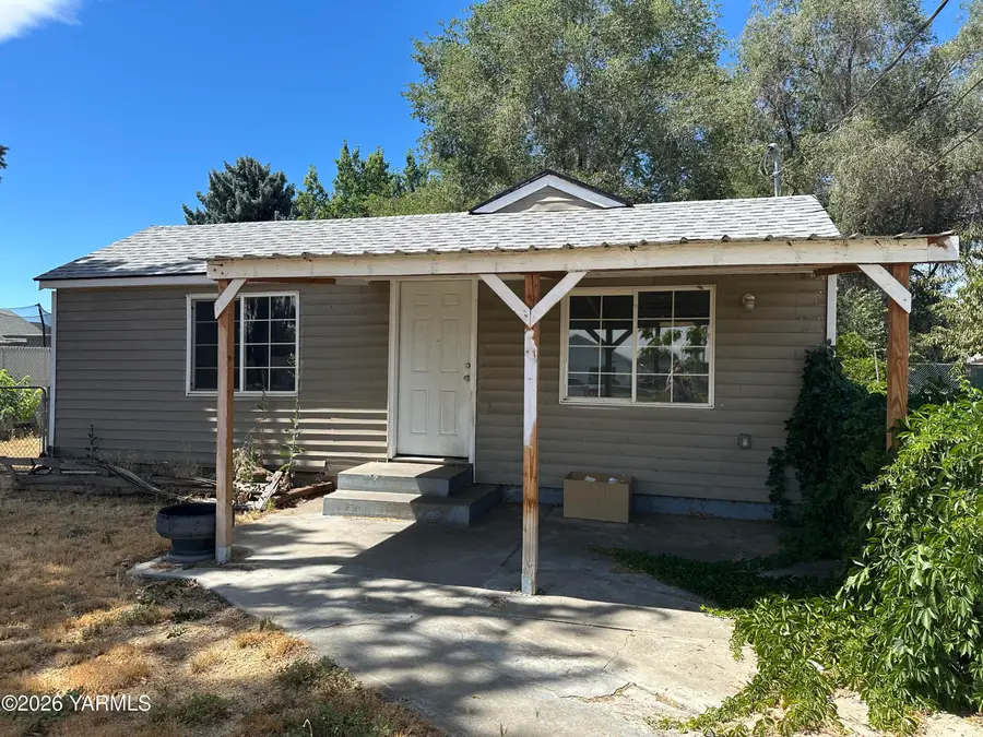 1514 S 9th Ave, Yakima, WA 98902 - #2