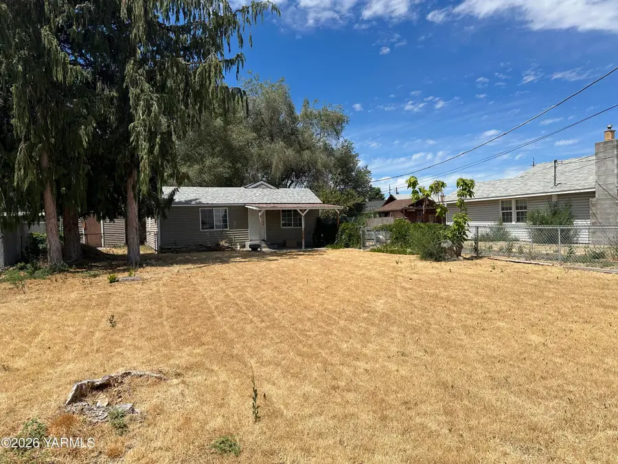 1514 S 9th Ave, Yakima, WA 98902 - #3