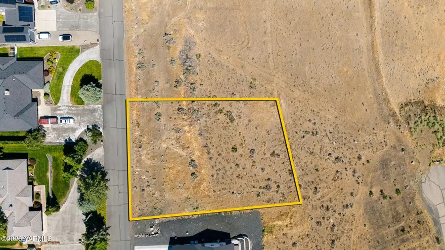 729 Lookout Point Dr, Selah, WA 98942 - #3