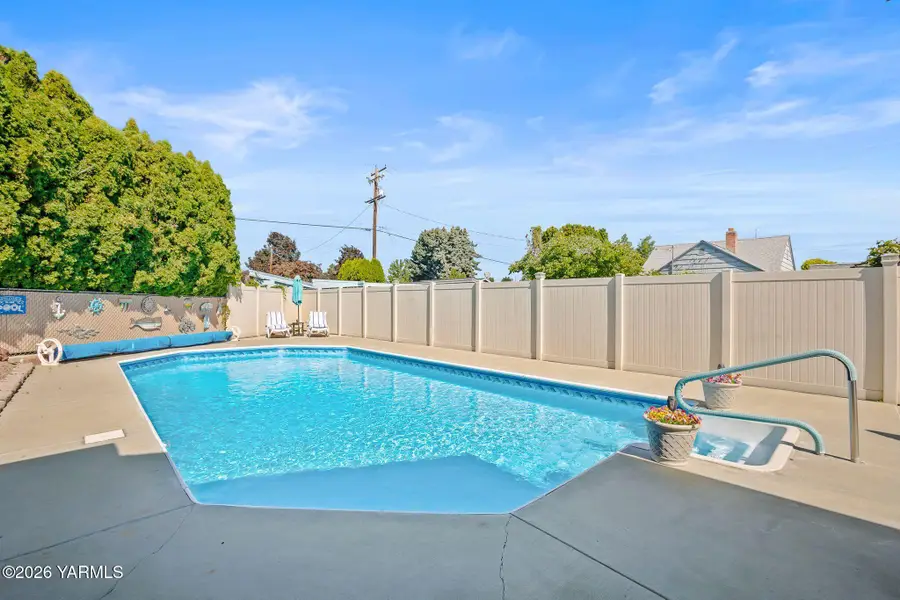 2607 W Viola Ave, Yakima, WA 98902 - #2
