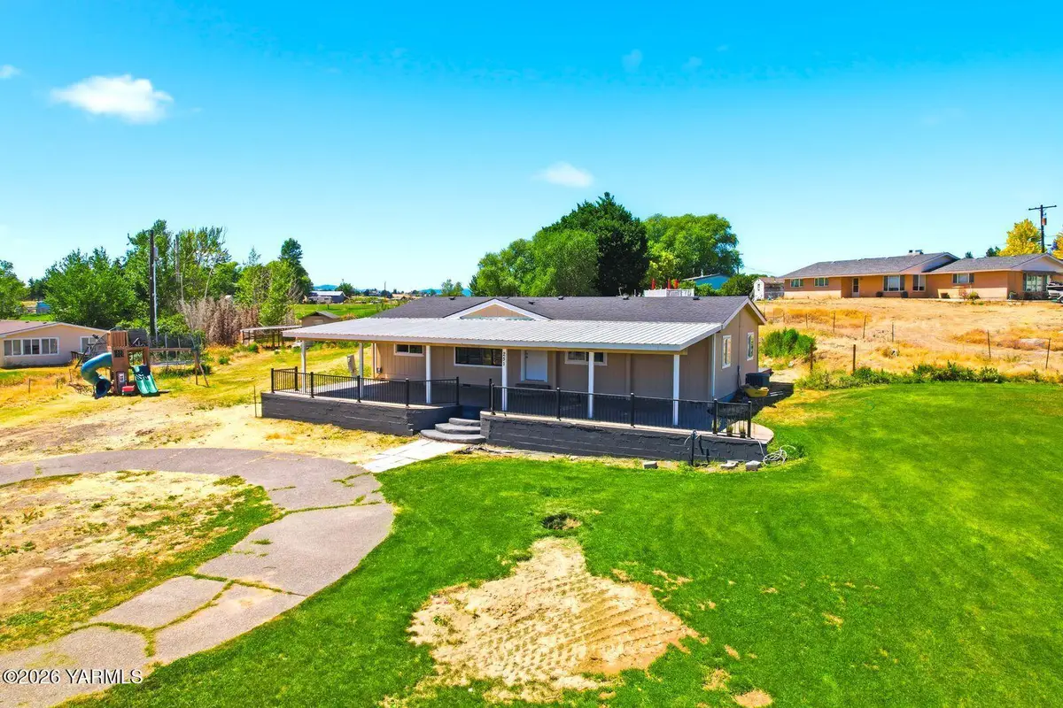 251 Buchanan Rd, Selah, WA 98942 - #1