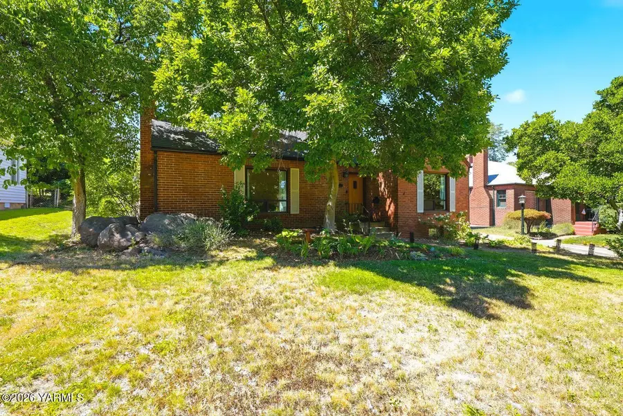 216 N 25th Ave, Yakima, WA 98902 - #2