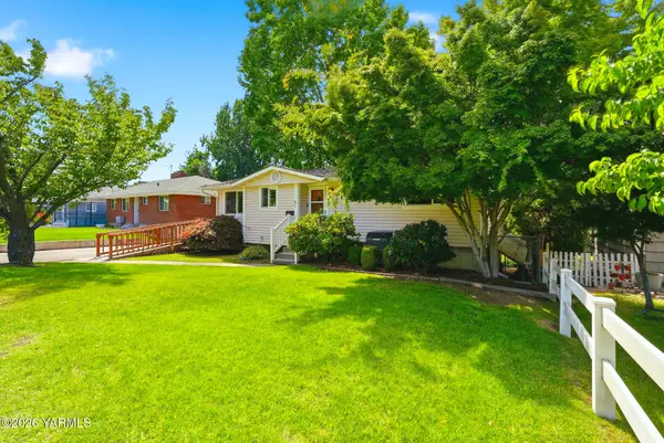 816 S 35th Ave, Yakima, WA 98902