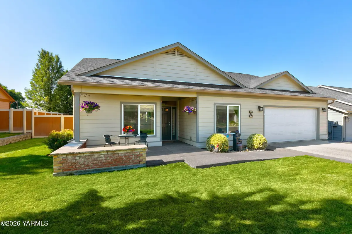 4002 Seasons Pky, Yakima, WA 98901 - #1