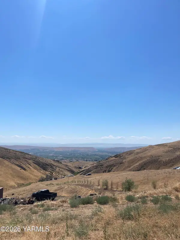 NKA Suffolk Rd, Yakima, WA 98901