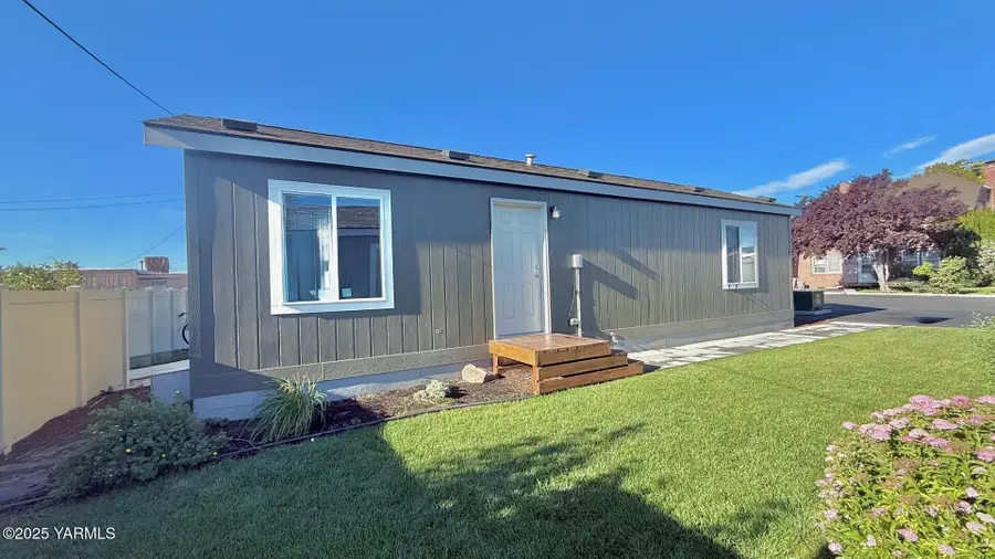 1418 Hathaway St #24A, Yakima, WA 98902 - #3