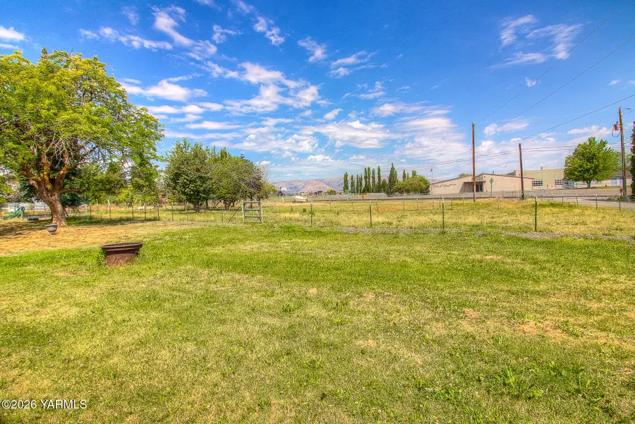 1130 Thompson Rd, Cowiche, WA 98923 - #2