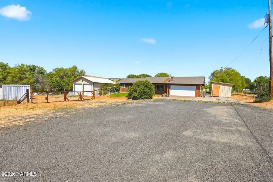 3415 N Wenas Rd, Selah, WA 98942 - #3