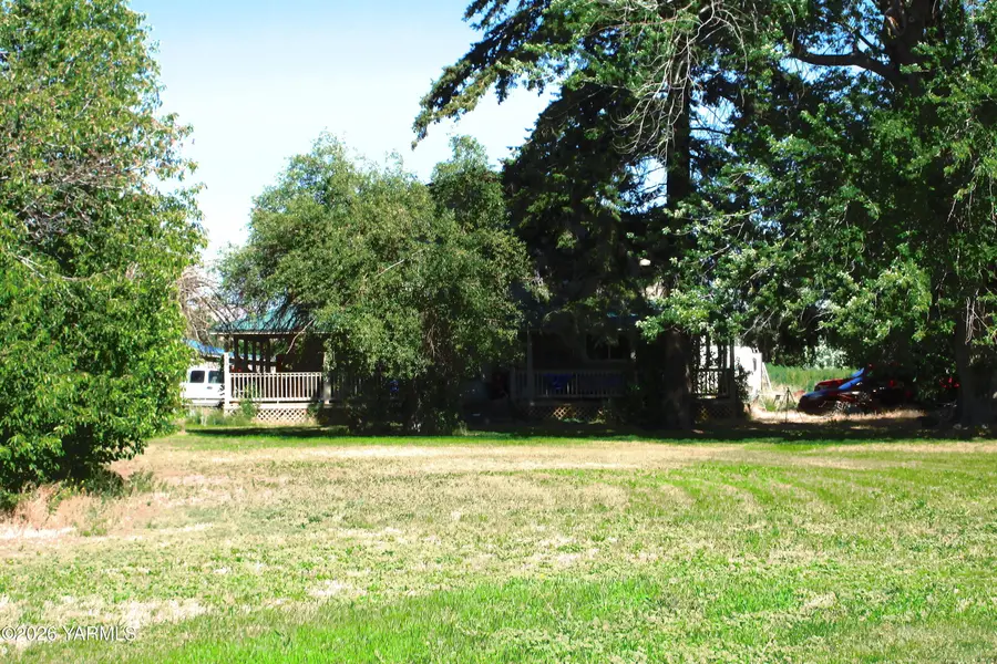 2405 Birchfield Rd, Yakima, WA 98901 - #2
