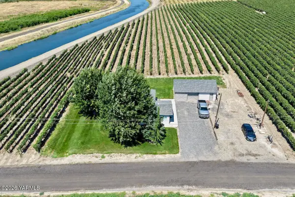 191 W Darby Ln, Zillah, WA 98953