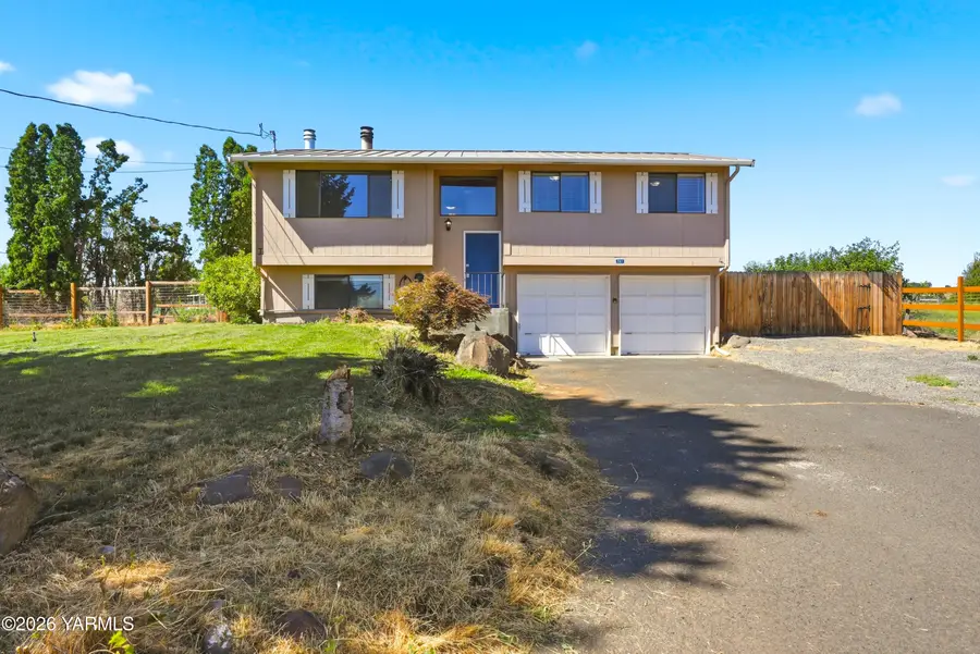 261 Eschbach Hill Rd, Yakima, WA 98908 - #2