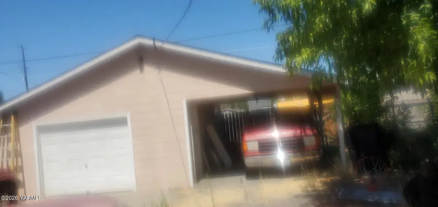 1209 Jefferson Ave, Yakima, WA 98902 - #2