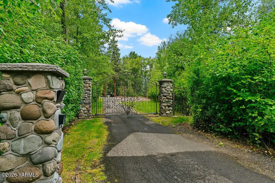 4460 Washington 410 Ave, Naches, WA 98937 - #3
