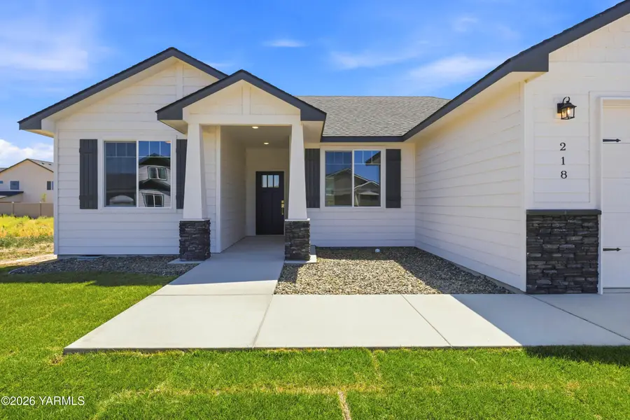 218 Packer St, Prosser, WA 99350 - #2