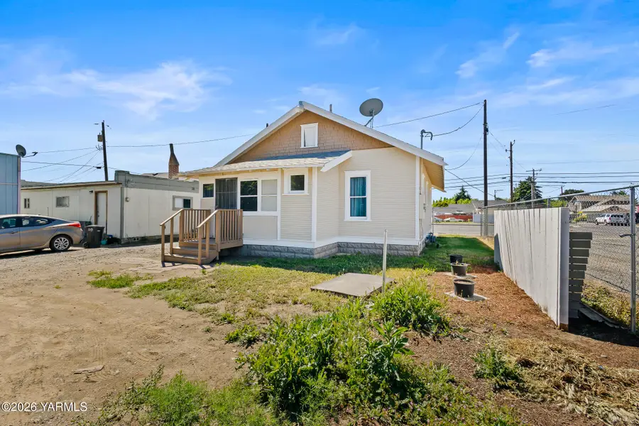 1021 Fruitvale Blvd, Yakima, WA 98902 - #3