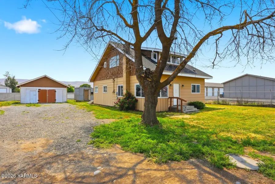 502 W Washington Ave, Yakima, WA 98903 - #2