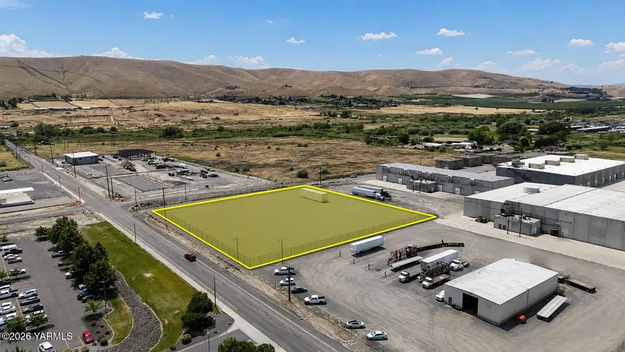 2714 Goodman Rd, Union Gap, WA 98903 - #2