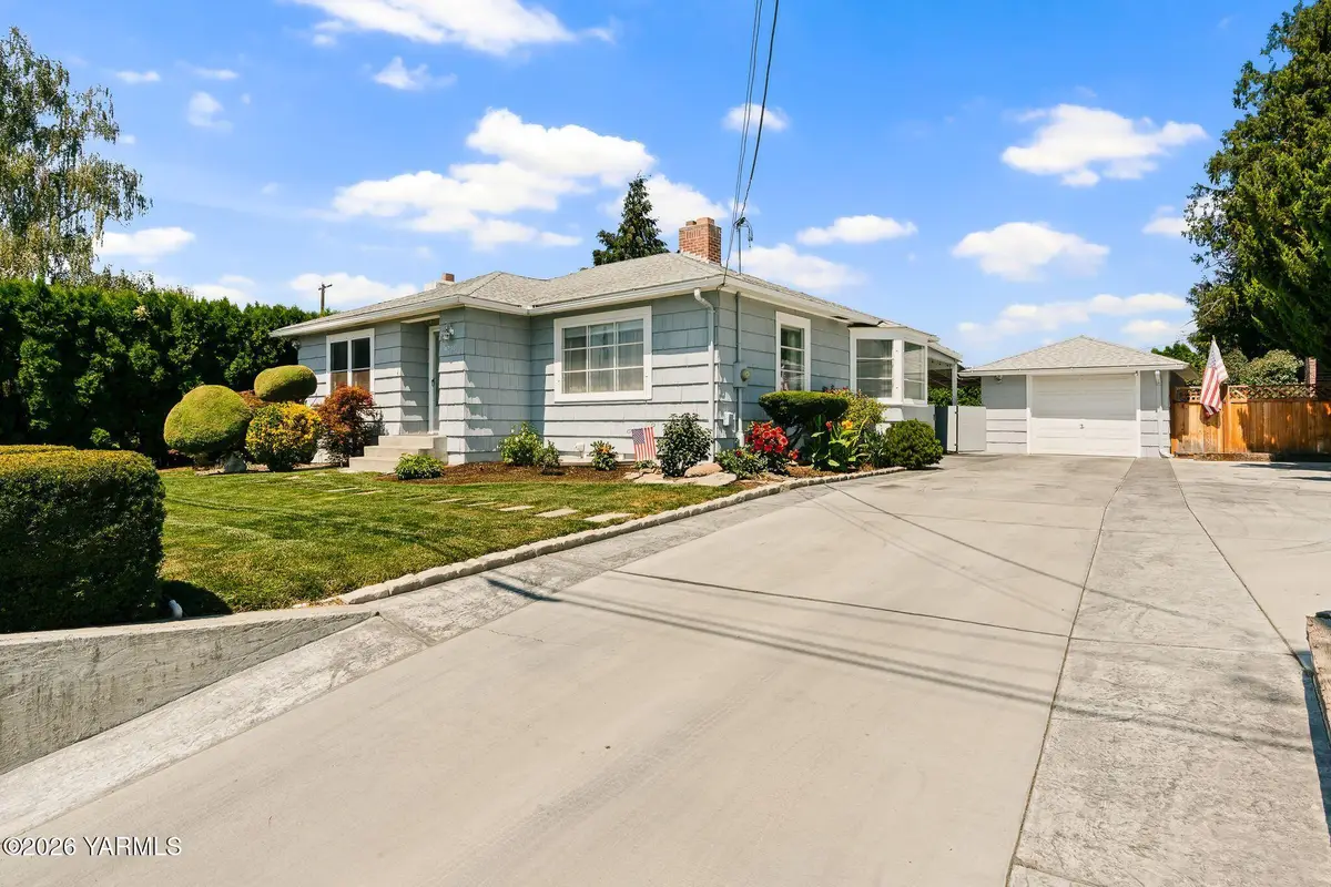 4705 W Tieton Dr, Yakima, WA 98908 - #1