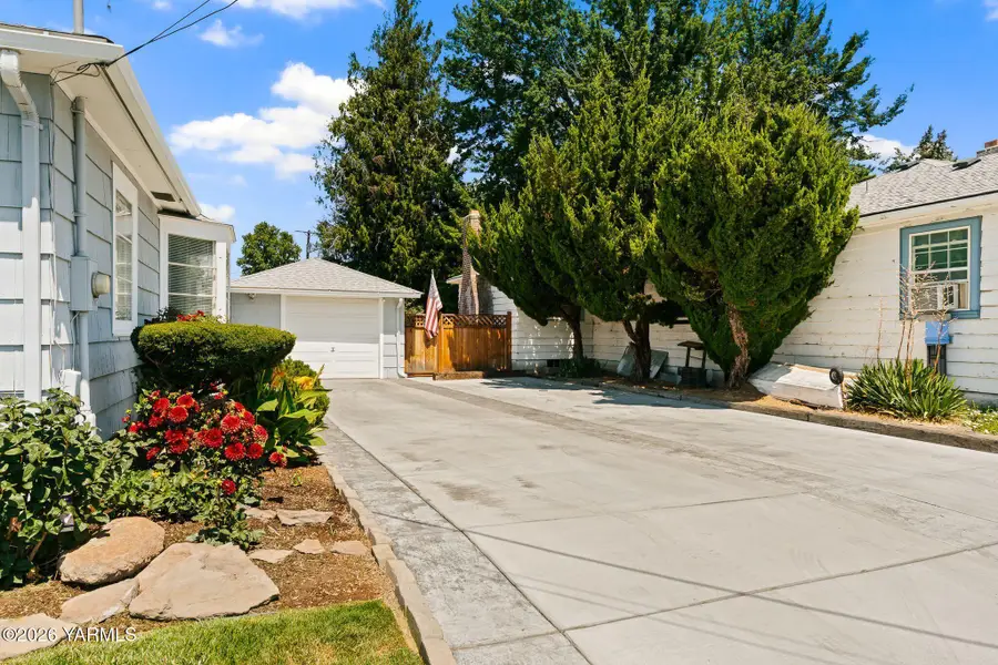4705 W Tieton Dr, Yakima, WA 98908 - #3