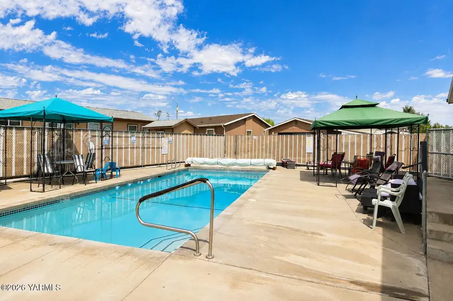 1805 S 70th Ave, Yakima, WA 98908 - #3