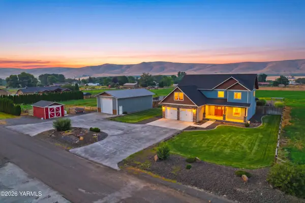 3266 Creek Flats Ln, Yakima, WA 98903