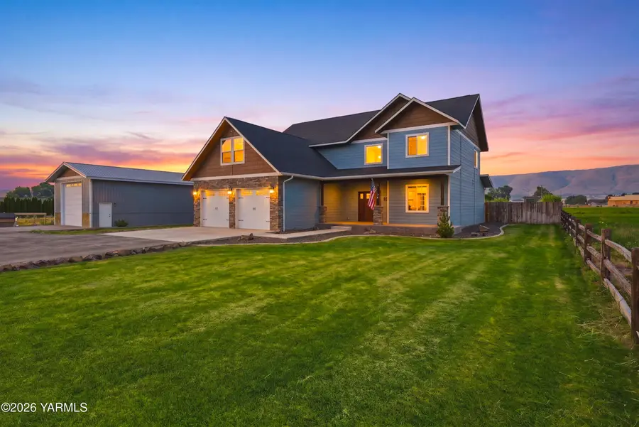 3266 Creek Flats Ln, Yakima, WA 98903 - #2