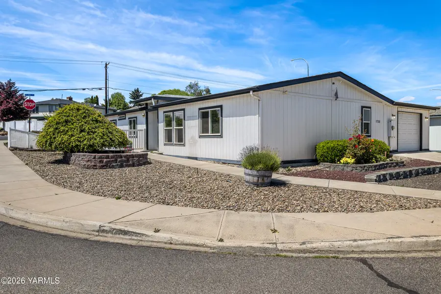 1720 S 71st Ave, Yakima, WA 98908 - #2