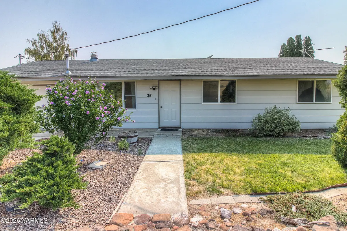351 N Beane Rd, Moxee, WA 98936 - #1