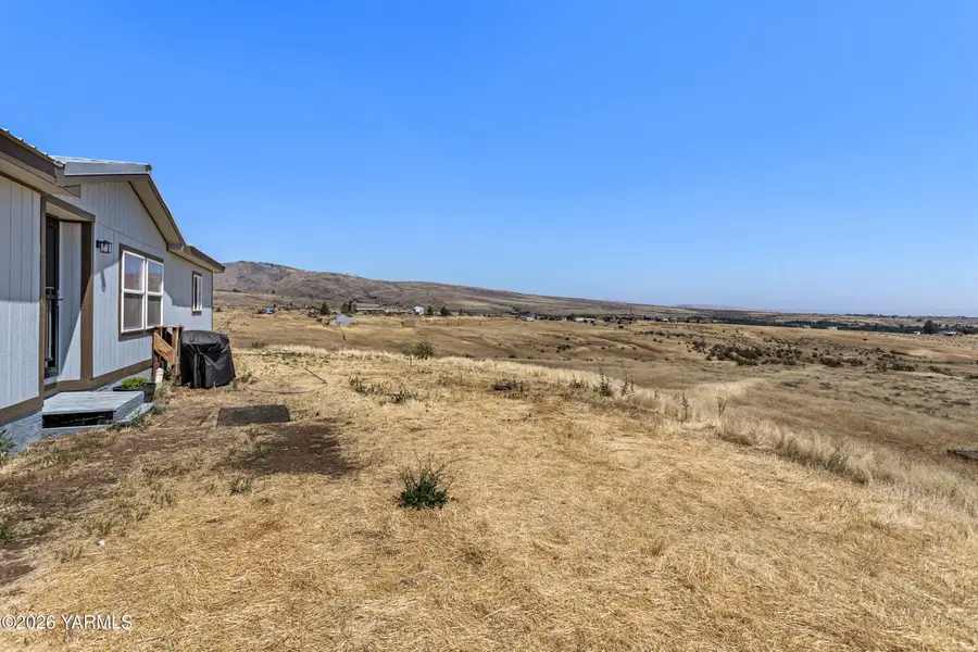 641 Canyon Crest Rd, Yakima, WA 98903 - #3