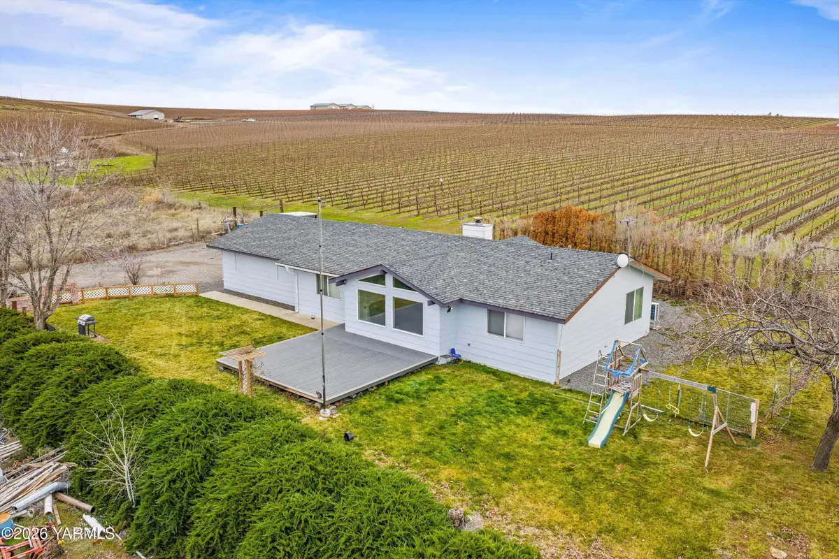 460 Sun Acres Rd, Zillah, WA 98953 - #1