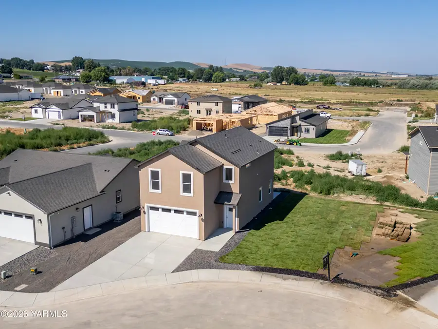 209 Victoria, Sunnyside, WA 98944 - #2