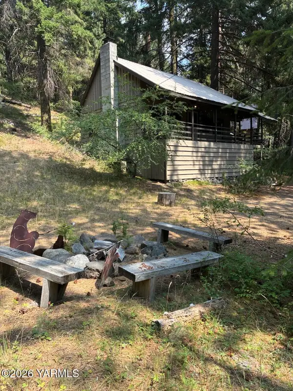 40401 W U.s. Hwy 12 #29, Naches, WA 98937