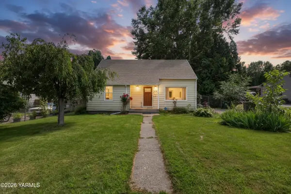 804 Crescent Dr, Grandview, WA 98930