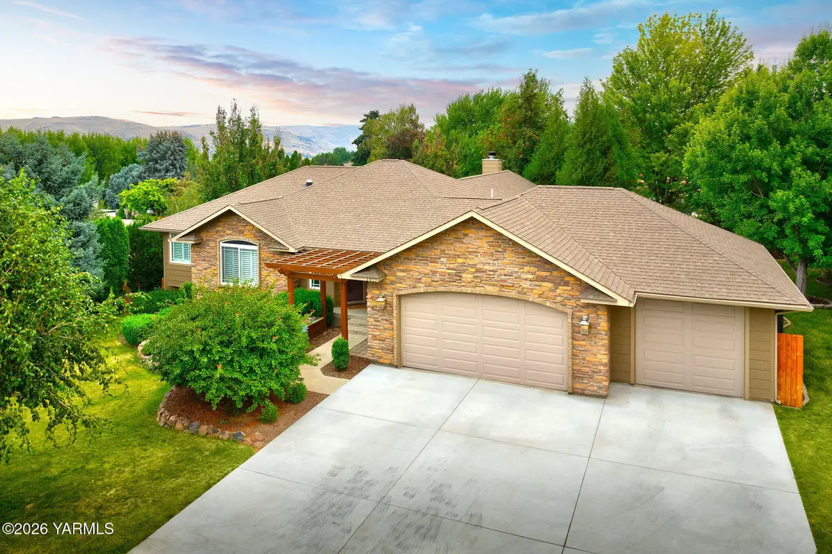 1013 Crest Acres Pl, Yakima, WA 98908 - #1