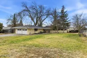 622 Pickens Rd, Yakima, WA 98908