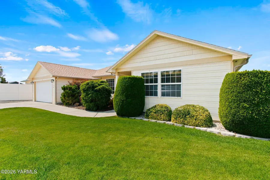 108 N 57th St, Yakima, WA 98901 - #2