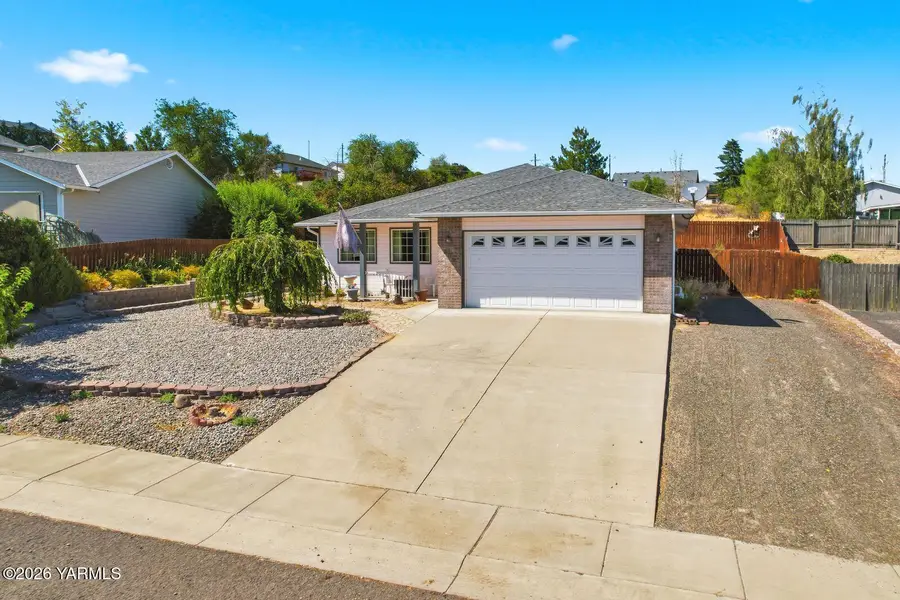 403 Apple Way, Selah, WA 98942 - #3