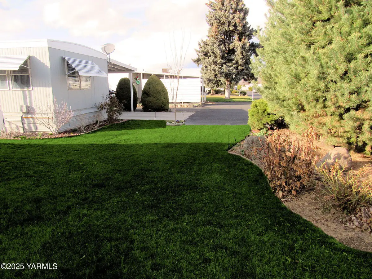55 W Washington Ave #100, Yakima, WA 98903 - #1