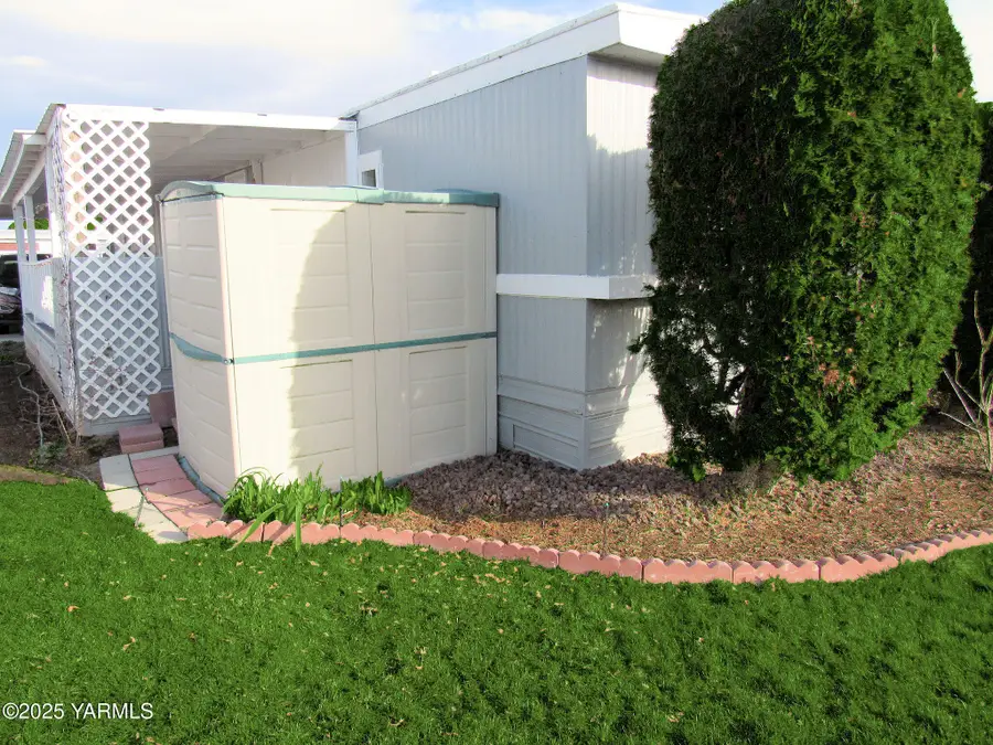 55 W Washington Ave #100, Yakima, WA 98903 - #3