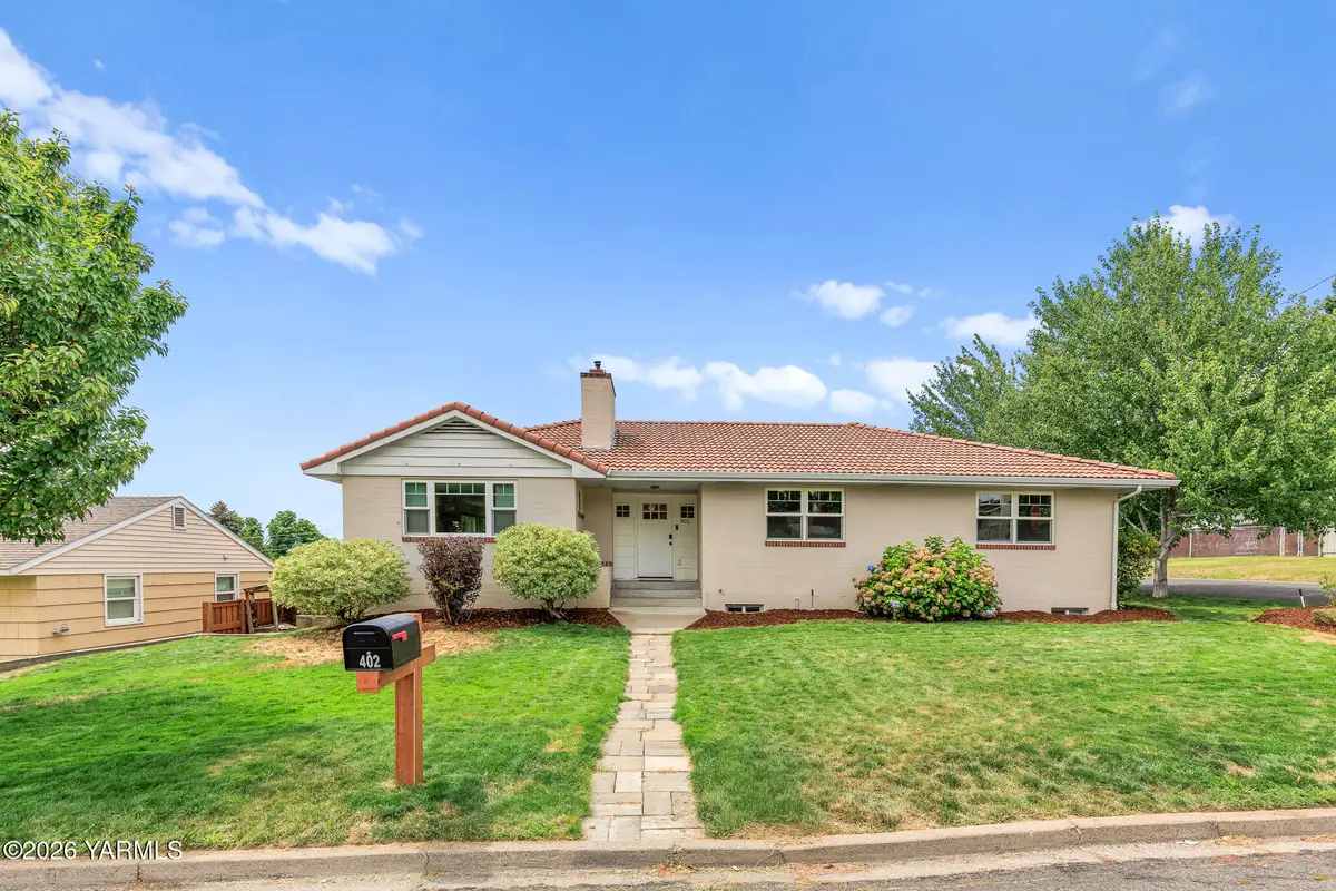 402 S 35th Ave, Yakima, WA 98902 - #1