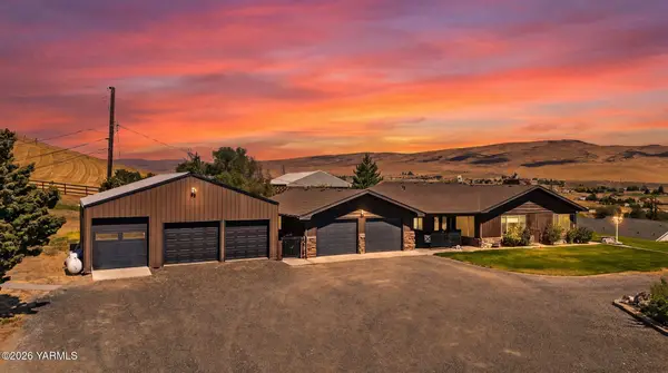 3672 N Wenas Rd, Selah, WA 98942