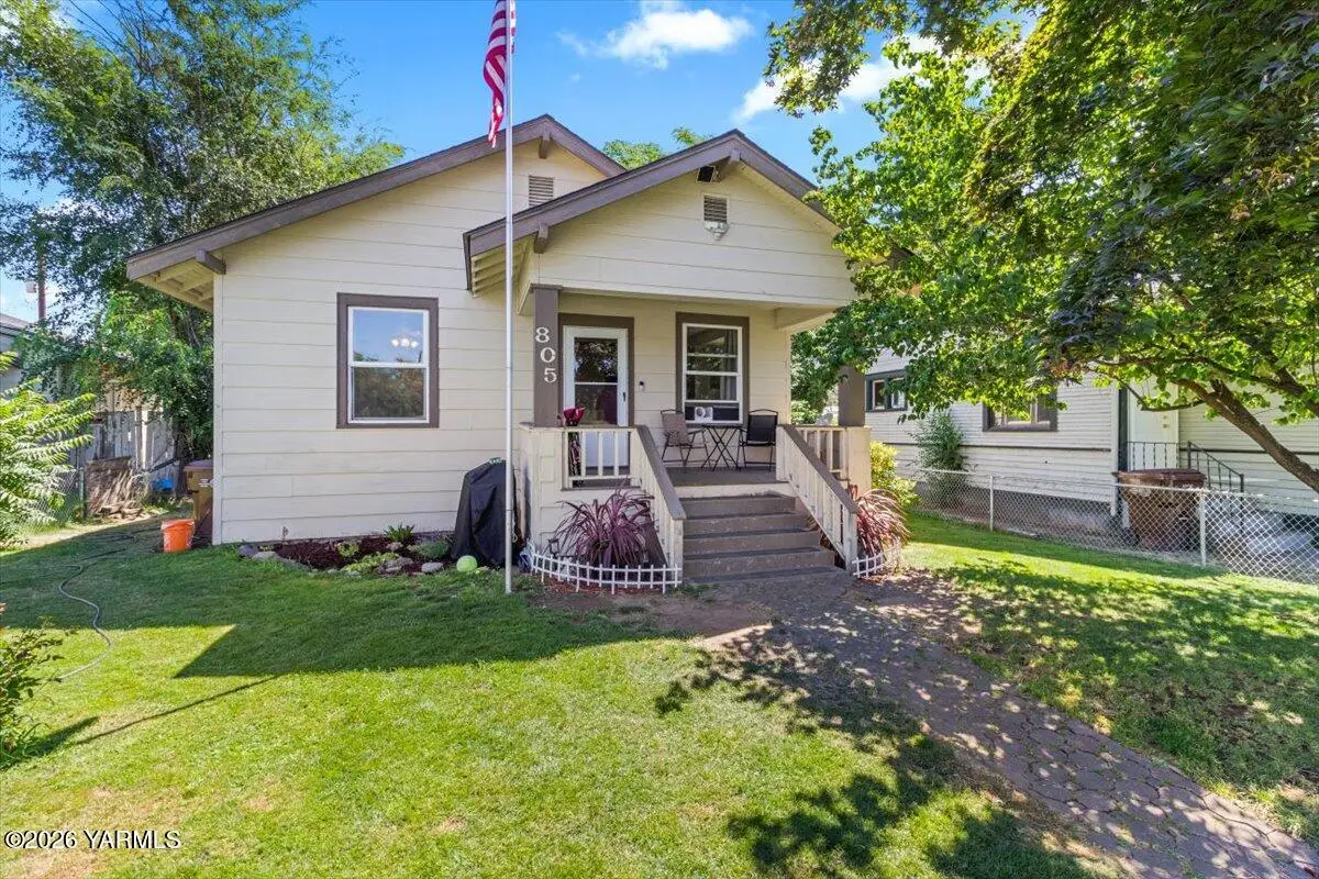 805 S 13th Ave, Yakima, WA 98902 - #1
