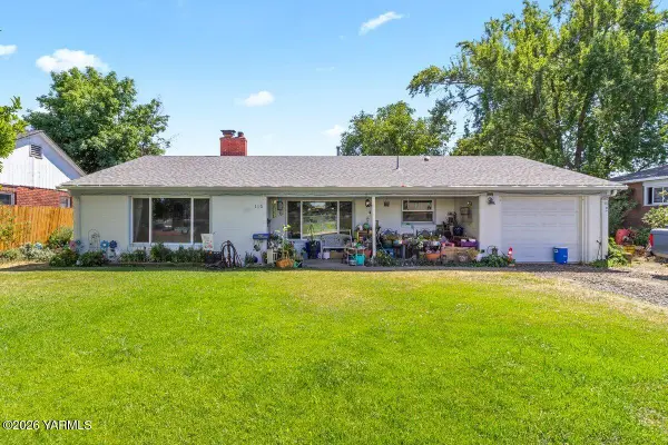 110 Bartlett Ave, Selah, WA 98942