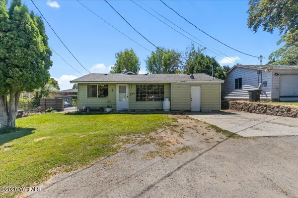 3104 Englewood Ave, Yakima, WA 98902