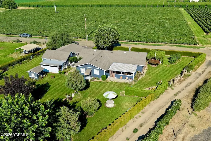 400 Dayton, Grandview, WA 98930 - #2