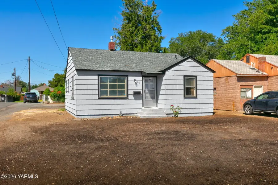 1010 S 8th Ave, Yakima, WA 98902 - #2