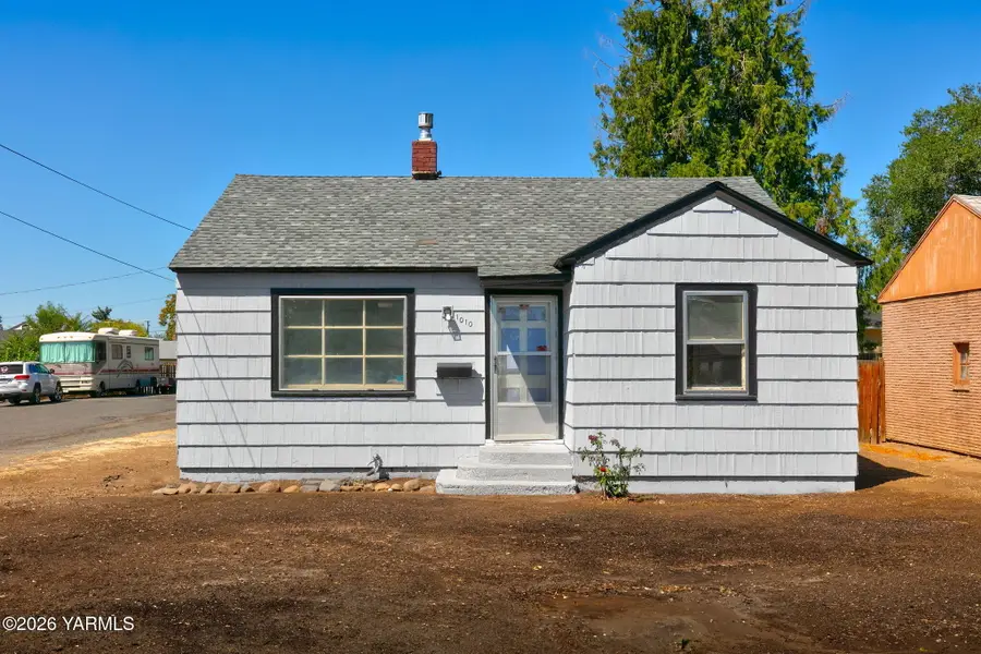 1010 S 8th Ave, Yakima, WA 98902 - #3